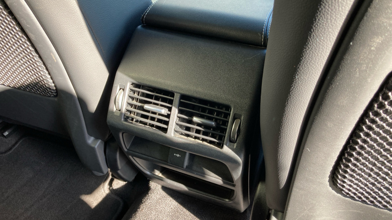 Jaguar E-Pace 1.5 P300e R-Dynamic SE 5dr Auto Estate